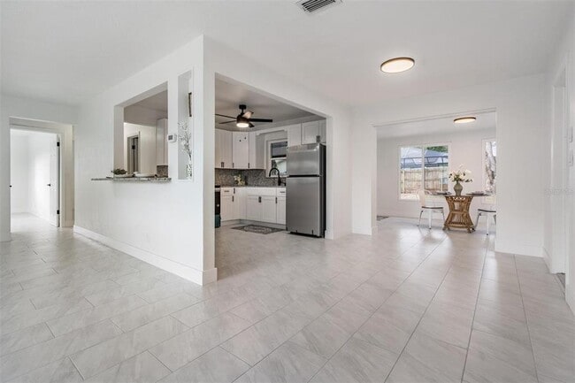 Building Photo - 6472-6113 113th St North