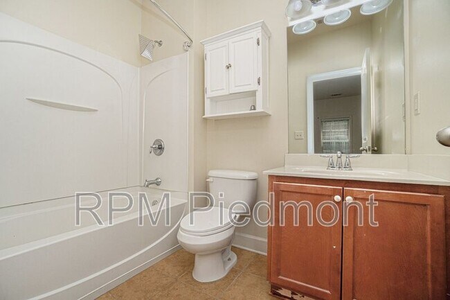 Building Photo - 2786 Birch Grove Ln SE
