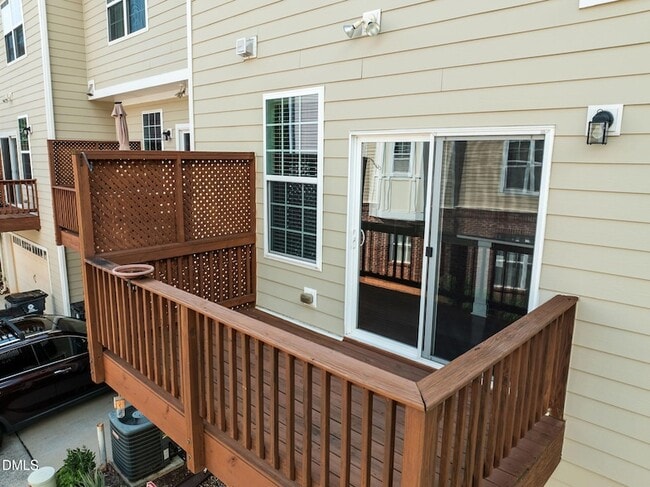 Building Photo - 6052 Kentworth Dr