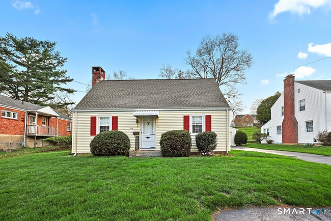 Building Photo - 575 S Main St