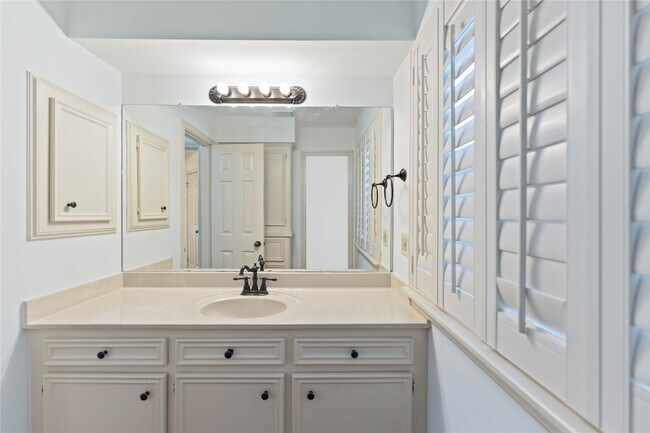 Building Photo - 86 Heathrow Ln