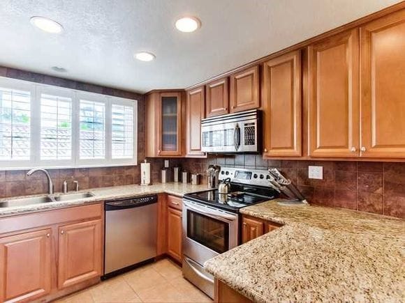 Building Photo - 16232 Avenida Venusto