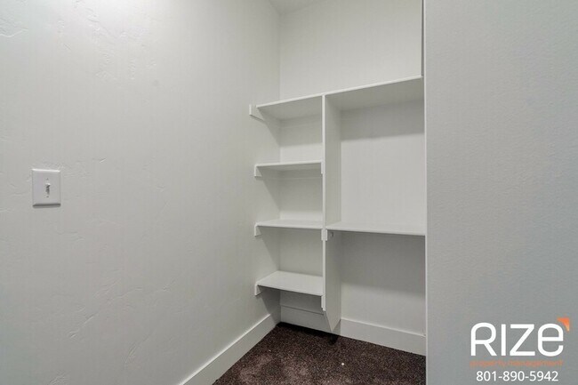 Building Photo - 3359 S 900 E