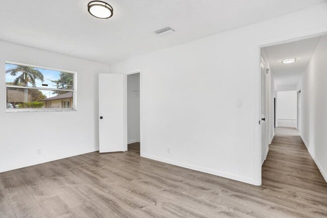 Building Photo - 8211 NW 45th Ct