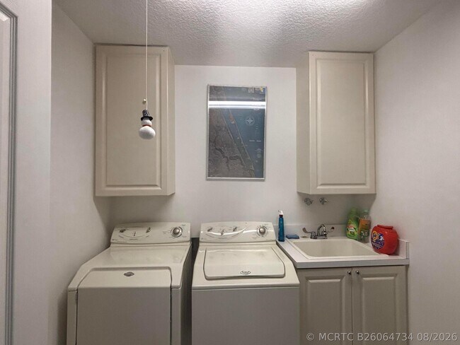 Building Photo - 15 Harbour Isle Dr W