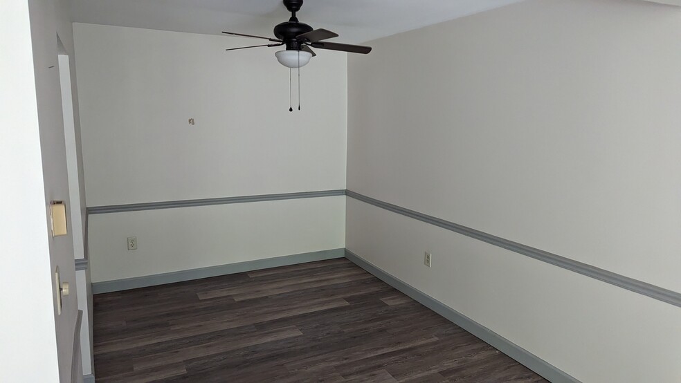 Building Photo - 907 Colegate Dr