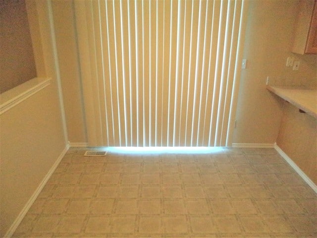 Building Photo - 879 S New Summer Ave