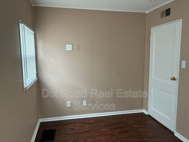 Building Photo - 1003 Sorg Pl