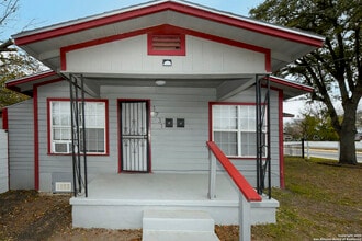 Building Photo - 1731 E Carson St