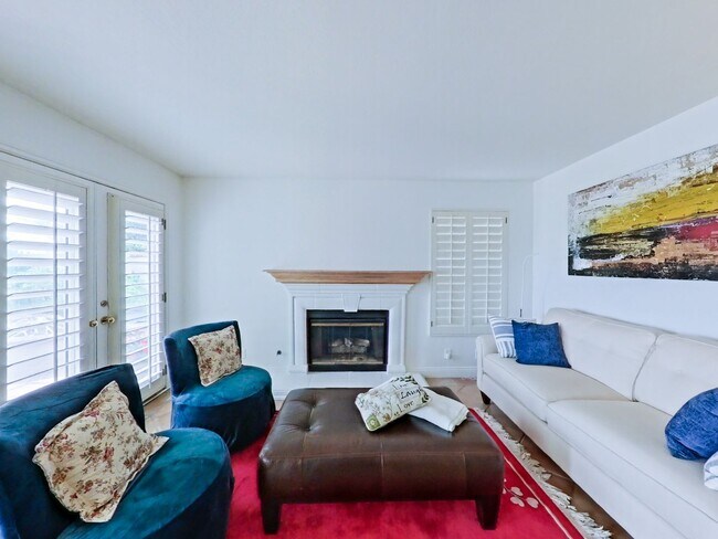 Building Photo - FURNISHED - Elegant 3 bedroom with office ...