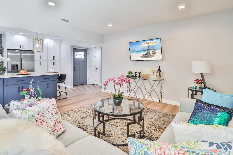 Building Photo - 8520 Jumilla Ave