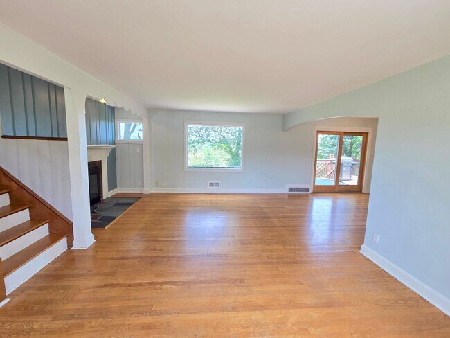 Building Photo - 15 Carpender Rd