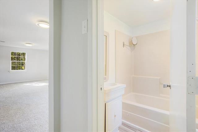 Building Photo - 407 Bonham St