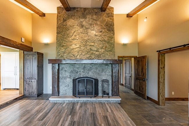 Building Photo - Ranch home in Kamas