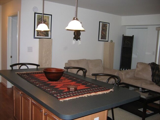 Building Photo - 1800-D132 Jefferson Park Ave