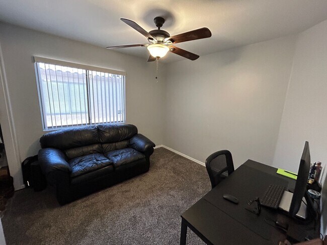 Building Photo - 16732 N 160th Ave