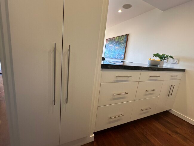 Building Photo - 1177 California St