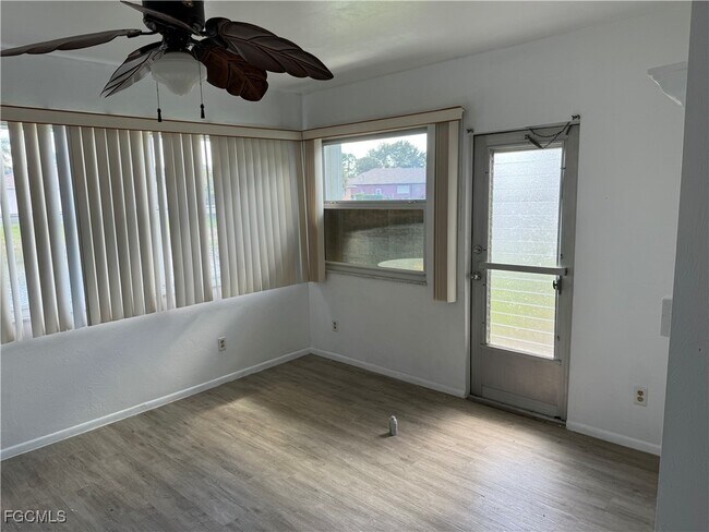 Building Photo - 738 Joel Blvd