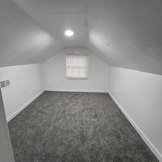 Building Photo - Full brick 3 bedroom, 1 and half bath home with screened in side porch, and an attic for extra st...