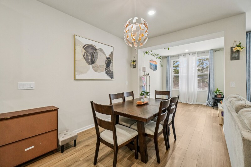 Building Photo - 525 Addison Cir