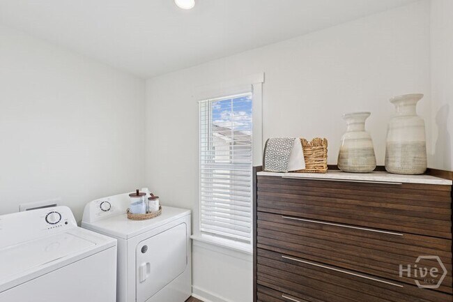 Building Photo - 3164 Mulberry Blvd