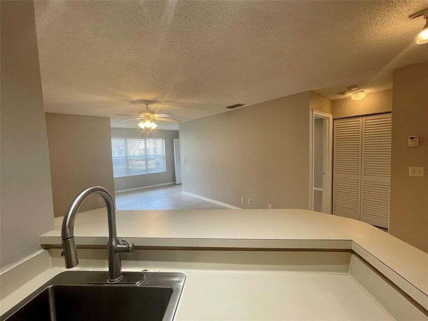 Building Photo - 3350 Pinewalk Dr N