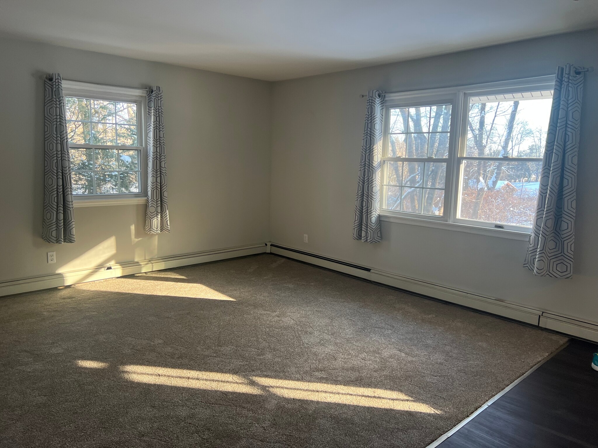 Building Photo - 190 Allview Ave