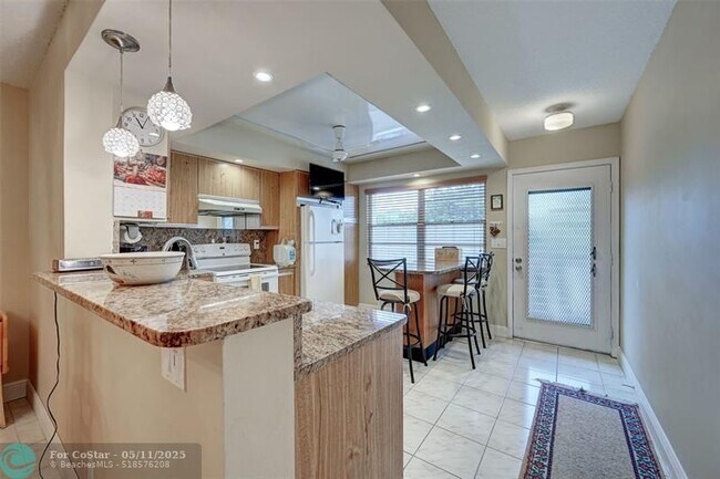 Building Photo - 2102 Lucaya Bend