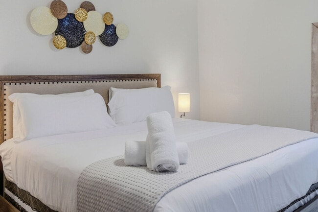 Building Photo - 3909 W Cleveland St