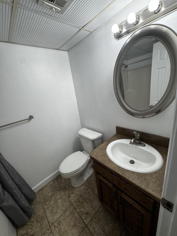 Building Photo - 103 E Central Ave