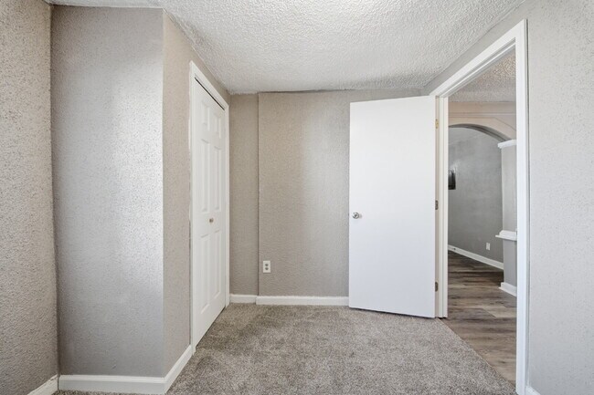 Building Photo - ADORABLE 3 BED, 1 BATH HOUSE FOR RENT IN NORFOLK