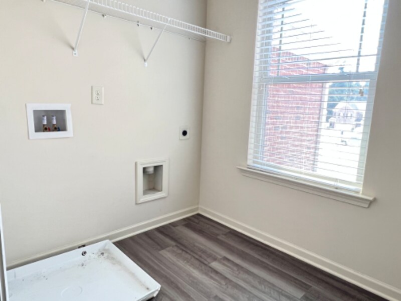 Building Photo - 240 Britt Dr