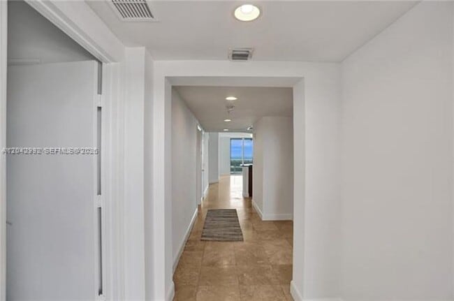 Building Photo - 15051 Royal Oaks Ln