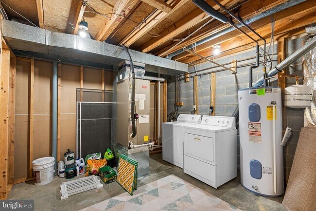 Building Photo - 7807 Breezy Down Terrace