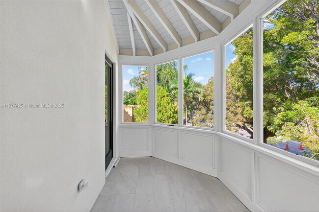 Building Photo - 2330 Overbrook St