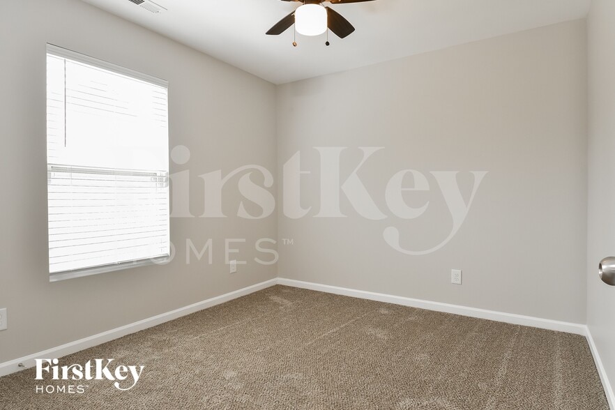 Building Photo - 279 Kendall Farms Ct