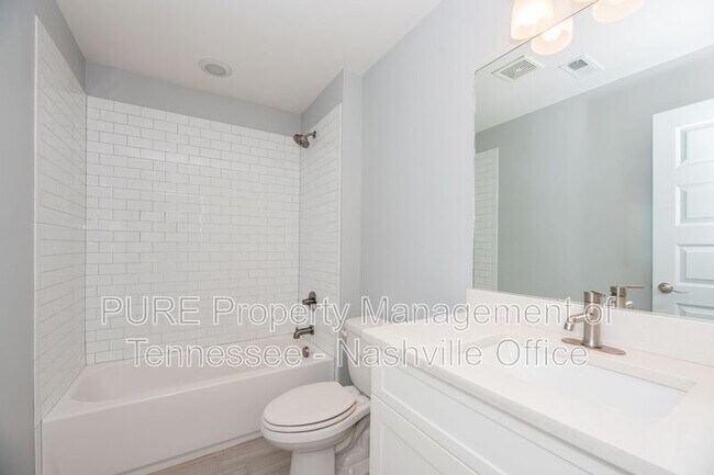 Building Photo - 919A Cahal Ave