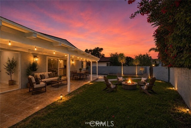 Building Photo - 210 Avenida Calafia