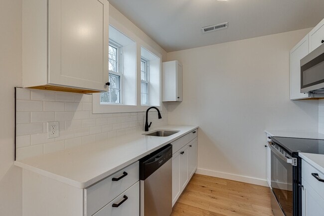 Building Photo - Two Bedroom Home For Rent