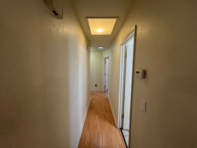 Building Photo - 3 bedroom single story in Manteca!