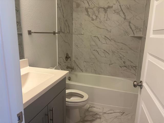 Building Photo - 825 W Mayfield Rd