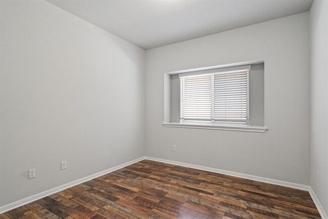 Building Photo - 256 Pelican Bay Cir