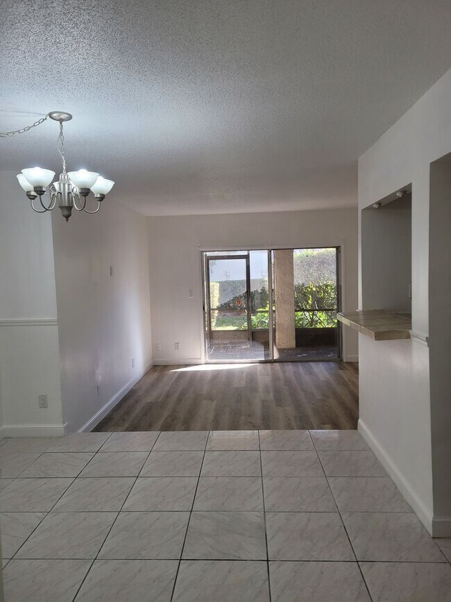 Building Photo - FOR RENT!!! BEAUTIFUL AND SPACIOUS 1 BED 1 BATH CONDO (FIRST FLOOR)...