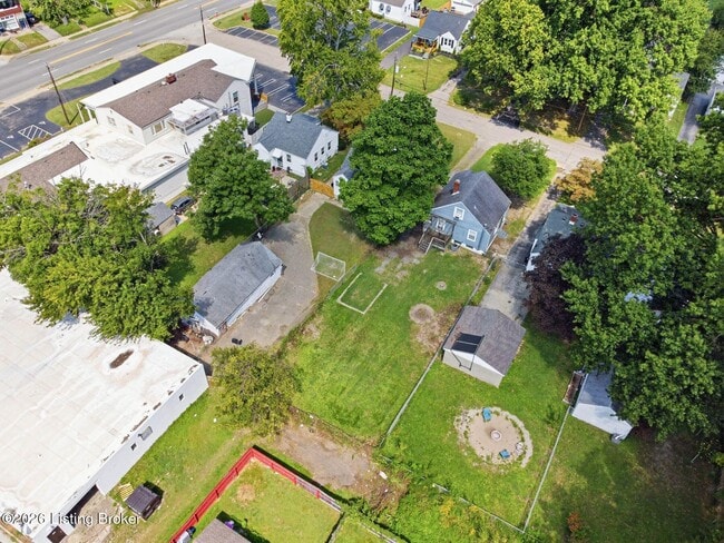 Building Photo - 1050 Oakwood Ave