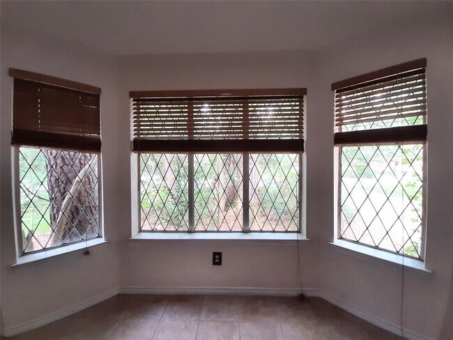 Building Photo - 18 Mayfair Grove Ct