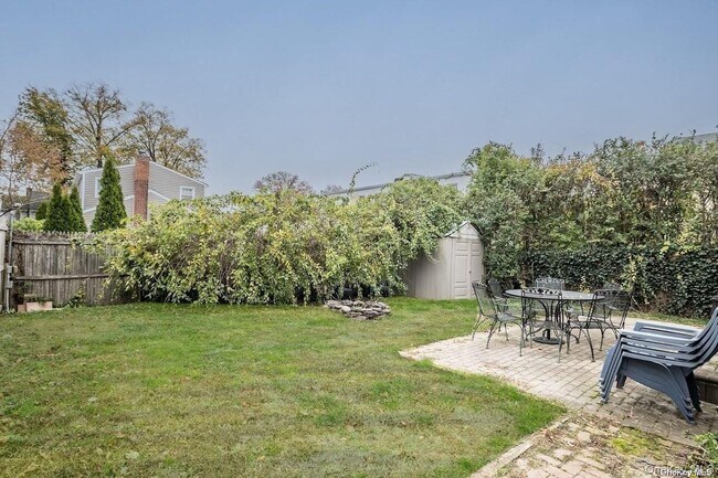 Building Photo - 2 Elm Pl