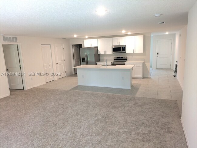 Building Photo - 1329 Biarritz St NW