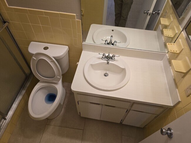 Building Photo - Beautuful 2 bedroom, 2 bath, 2 car garage rental home in Weeki Wachee!