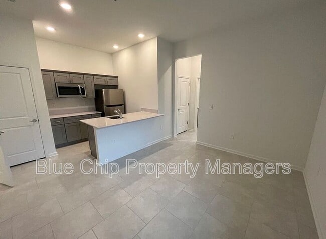 Building Photo - 3031 Country Side Dr