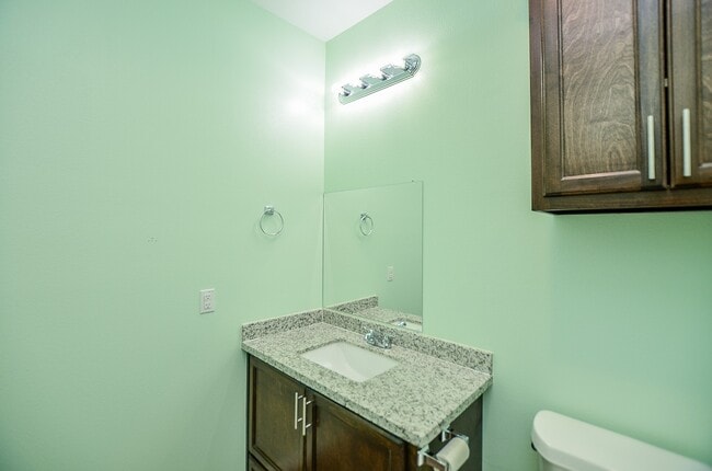 Building Photo - 239 Broadhurst